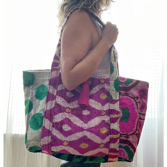 Handwoven Fuschia Green Silk Cotton Blend Tote Beach Bag W.Pom - Picture 1 of 5
